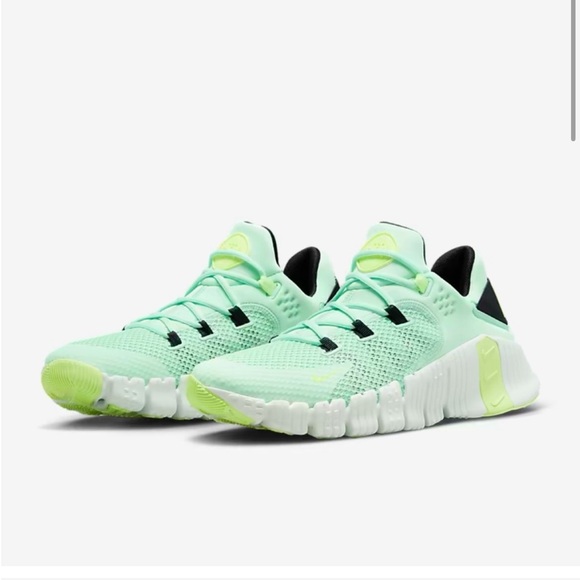 NWT: Nike Men's size 10 Free Metcon 4 workout shoes in Mint Foam/ Barely Green - Picture 1 of 7